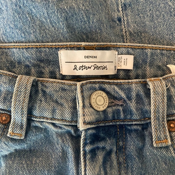 Mood Cut Blue Jeans - Picture 6 of 6